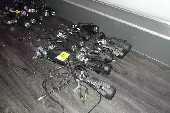 10x Showtec Moving Head Strahler Modell: Spectral 300 Q4